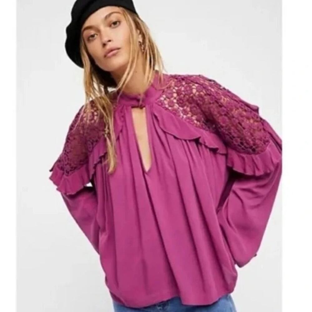 Free People Little Bit of Love Top Womens Medium Magenta Crochet Boho Ruffled